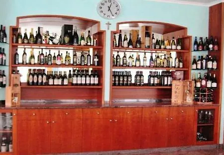 King Ξενοδοχείο 3*