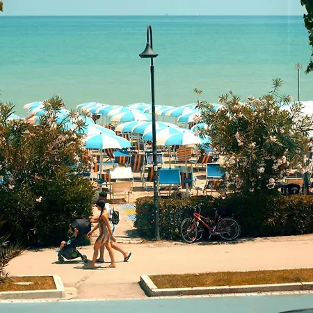 King Ξενοδοχείο Alba Adriatica